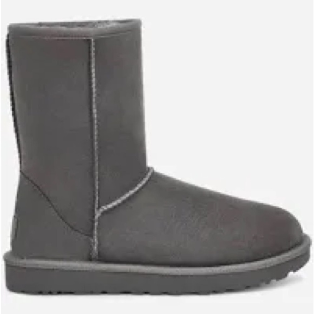 UGG Women’s Classic Short Boot II Grey Size 6